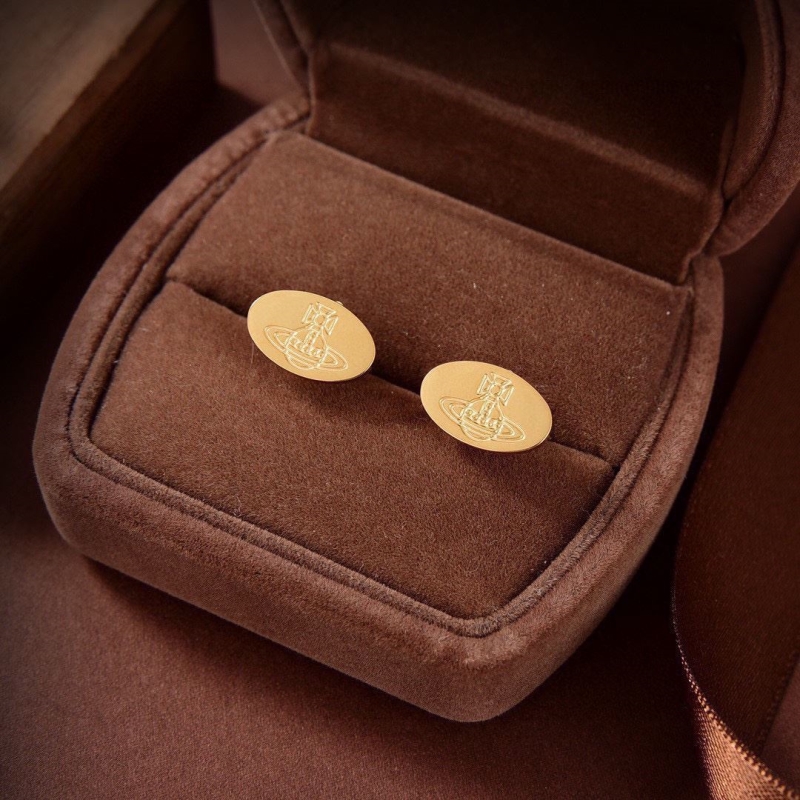 u1u1enne westwood